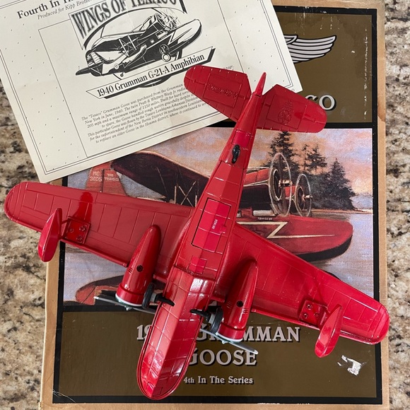 1940 Grumman Goose Texaco Airplane PiggyBank - Picture 2 of 4